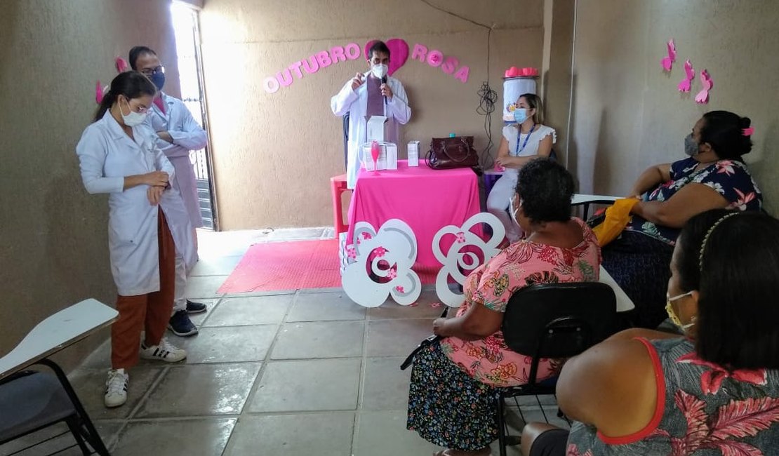 Moradoras do bairro da Levada participam de ação do Maceió Rosa