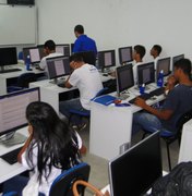 Jovens do projeto 'Recomeçar' se formam e ganham vaga de emprego em Arapiraca
