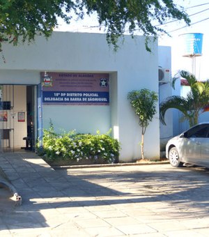 Acusados de arrombar residências são presos na Barra de São Miguel