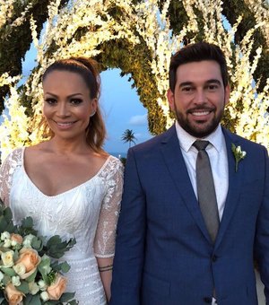 Solange Almeida se casa com Leandro Andriani em cerimônia ao ar livre