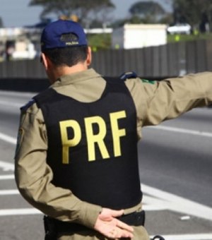 PRF apreende veículo e cocaína em São Sebastião