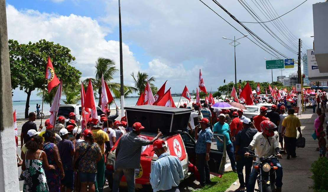 Trabalhadores rurais realizam mobilização em Maceió pela reforma agrária