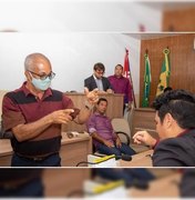 Prefeito de Japaratinga sanciona lei que aumenta contribuição previdenciária