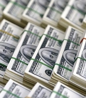 Governo aumenta IOF para quem transferir dinheiro para conta própria no exterior