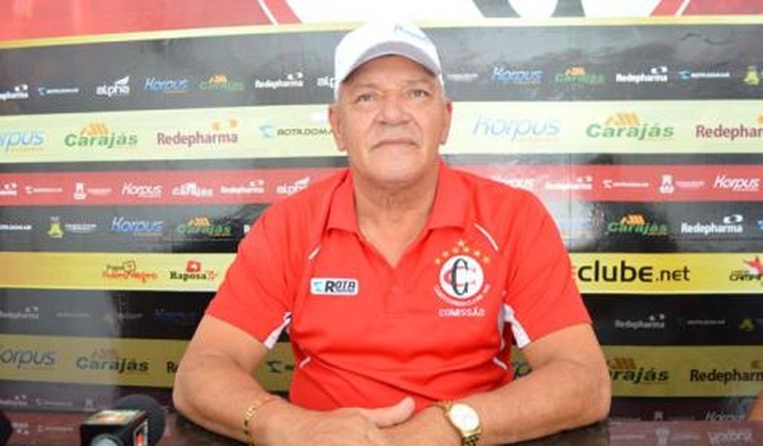 CSE anuncia demissão de Freitas Nascimento
