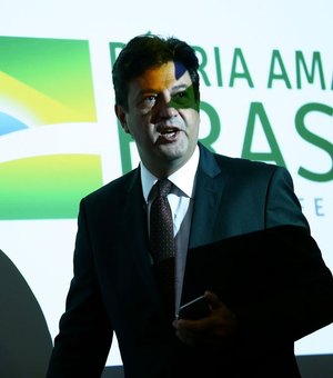 Datafolha: 64% acham que Bolsonaro errou ao demitir Mandetta