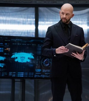 Antigo Flash e Lex Luthor estão nas novas imagens de Crise nas Infinitas Terras