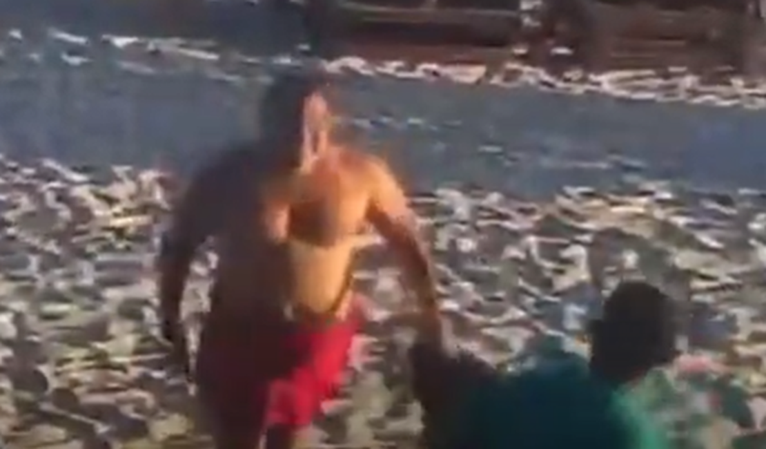 [Vídeo] Cliente briga em bar e dispara contra garçom na Praia do Francês