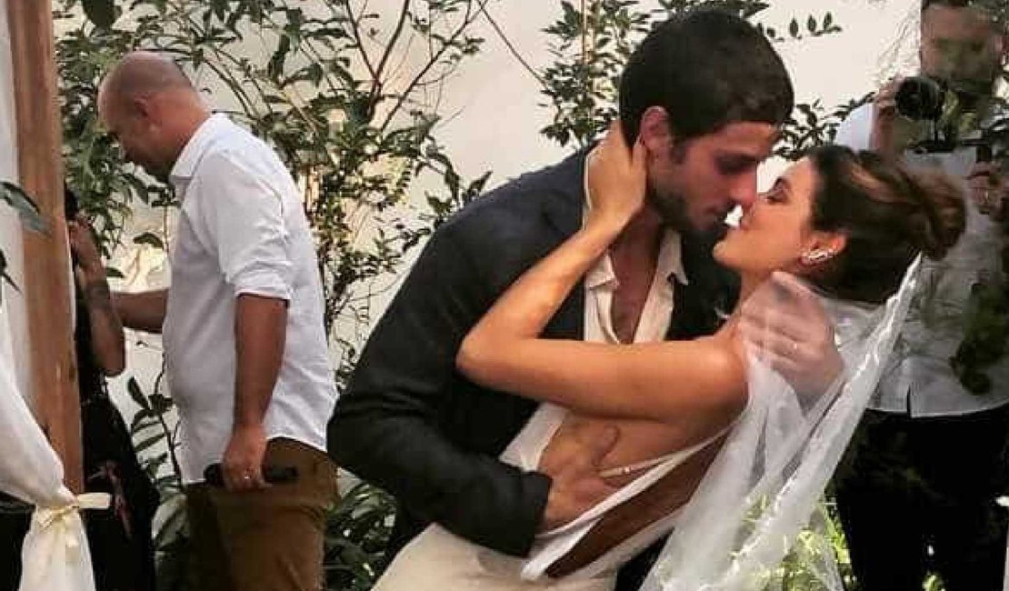 Chay Suede e Laura Neiva se casam após breve rompimento; veja vídeo