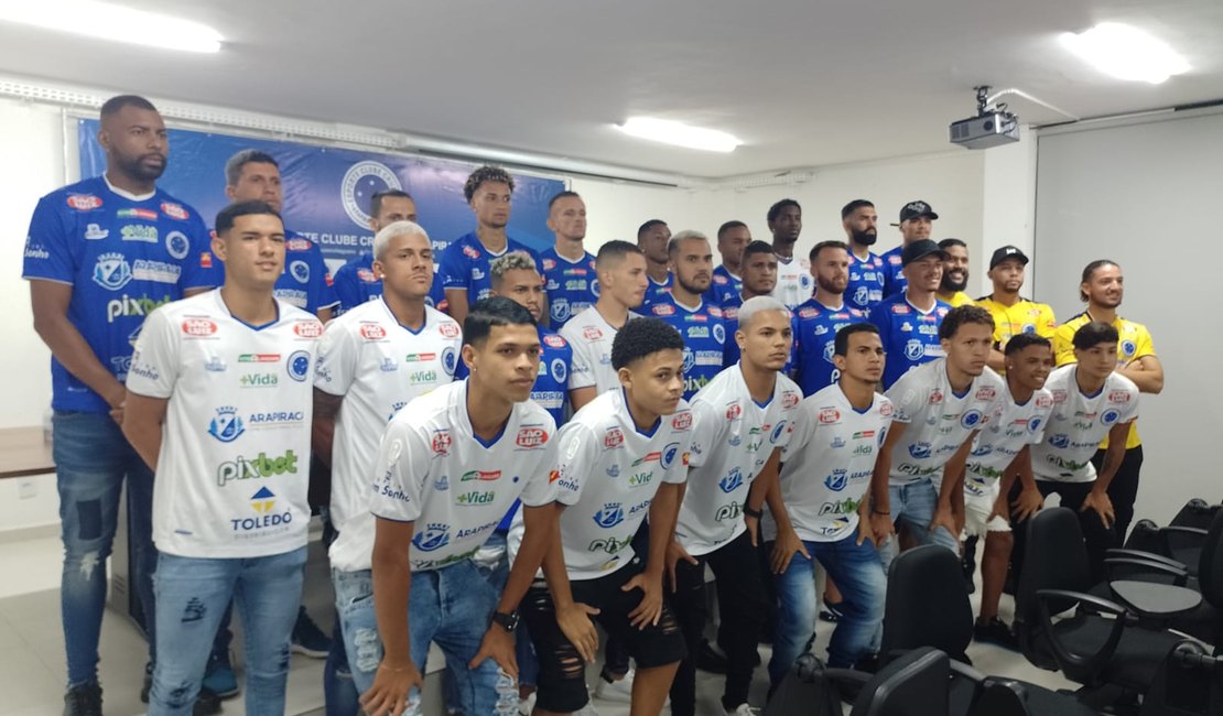 [Vídeo] Cruzeiro de Arapiraca apresenta elenco e comissão técnica para temporada 2023