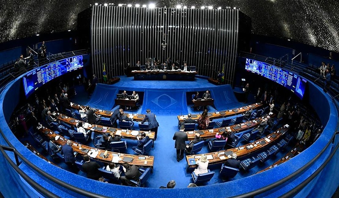 Senado aprova PEC da reforma eleitoral sem a volta das coligações