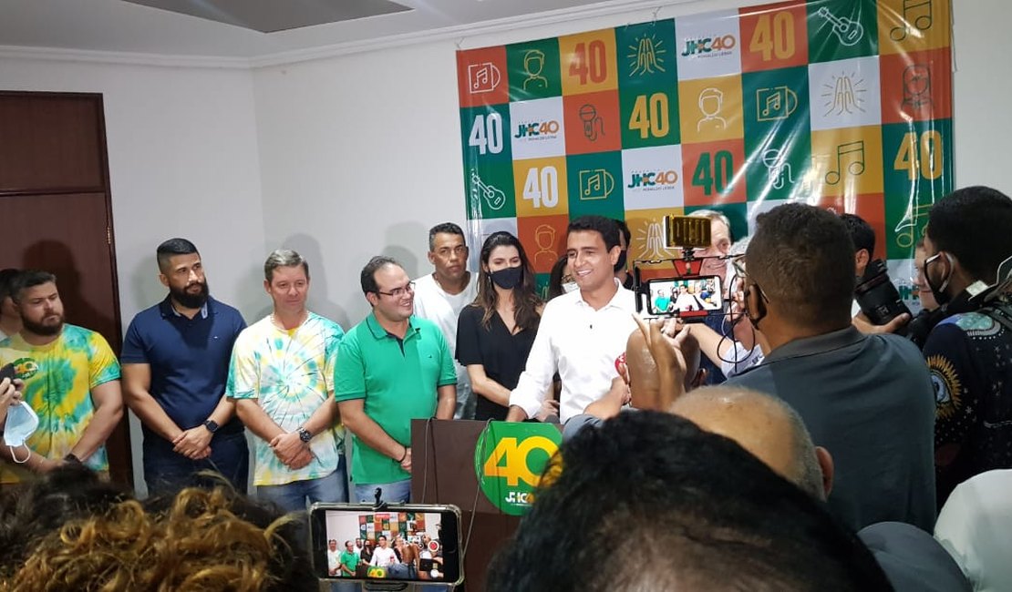 “Não serei um prefeito de gabinete”, diz JHC no discurso da vitória