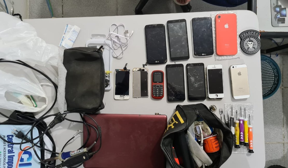 Homem é preso com aparelhos celulares roubados, no povoado Folha Miúda