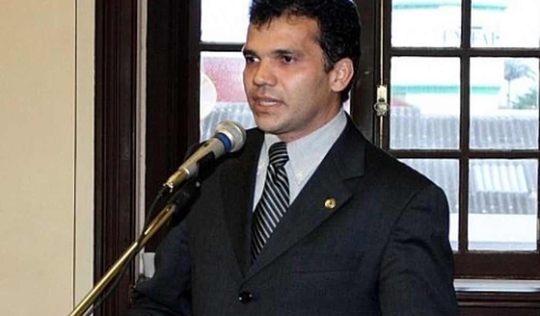 “Caso seja preciso, ajudarei o prefeito Rogério Teófilo a cuidar de Arapiraca”, diz Ricardo Nezinho