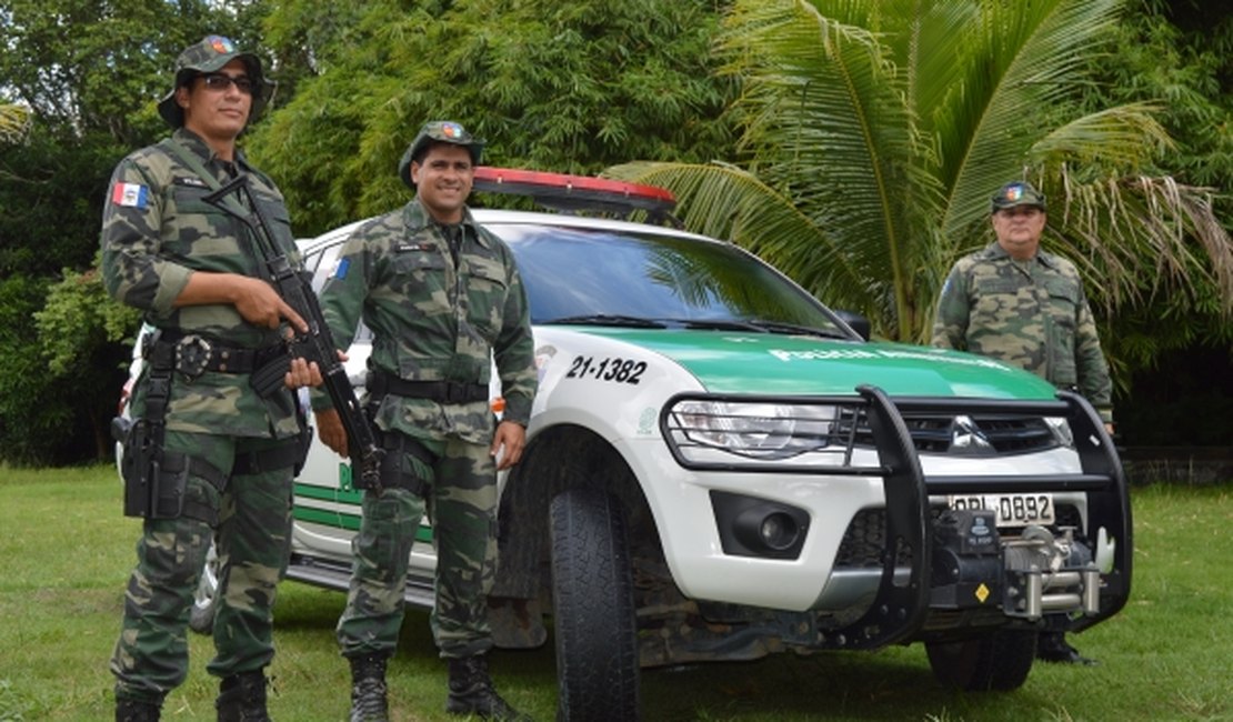 BPA apreende jibóia e flagra matadouro clandestino de suínos em Alagoas