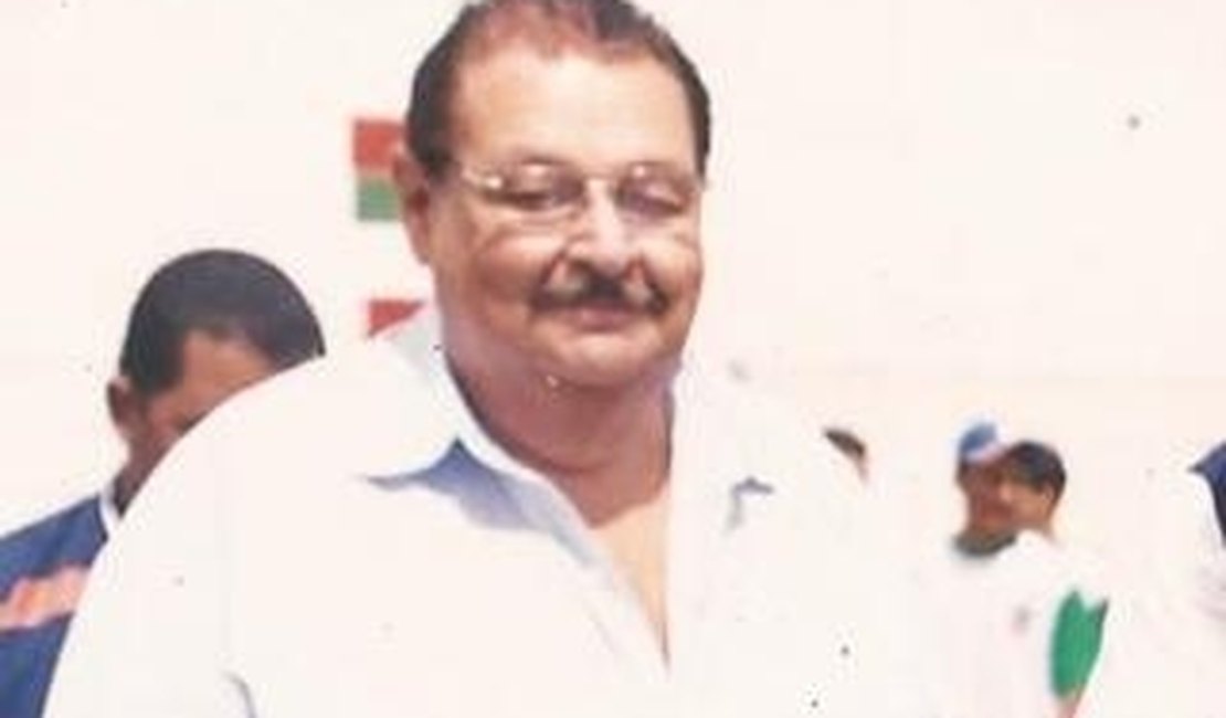 Ex-prefeito de Palmeira dos Índios, Gileno Sampaio, é sepultado