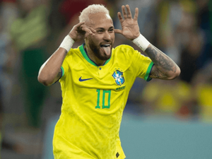 Parça de Neymar curte vídeo que elogia namoro do atleta com Marquezine