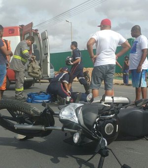 Motociclista colide contra carro em retorno da AL-220