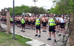 Os alunos de soldado chamaram a atenção das pessoas que estavam no Centro de Arapiraca percusso percorrido pelos pelotões