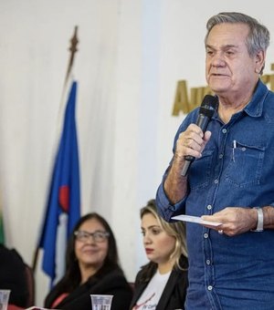 Ronaldo Lessa inicia pré-campanha ao Senado visitando servidores públicos da Capital