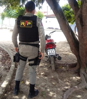 Militares do 3º BPM recuperam moto que havia sido furtada em Arapiraca