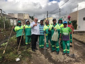 No dia do gari, Josenildo Souza faz homenagem aos responsáveis pela limpeza
