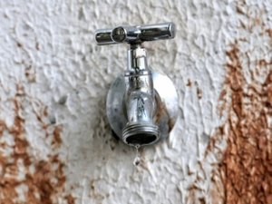 Há 20 dias, bairros de Arapiraca sofrem sem o abastecimento de água