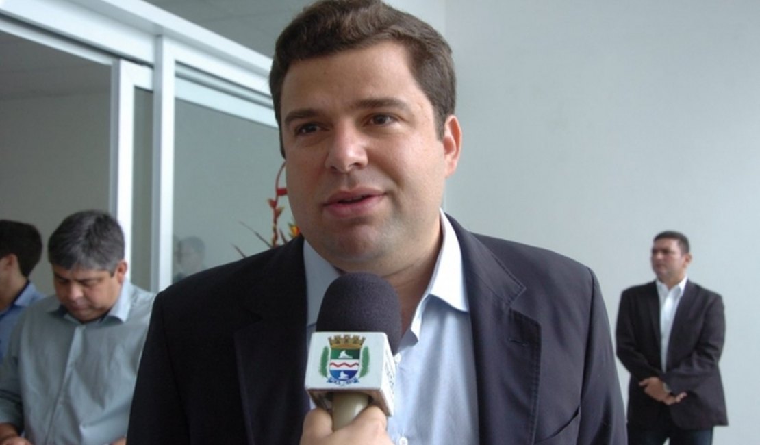 Marcelo Palmeira assume a Prefeitura de Maceió até 10 de maio