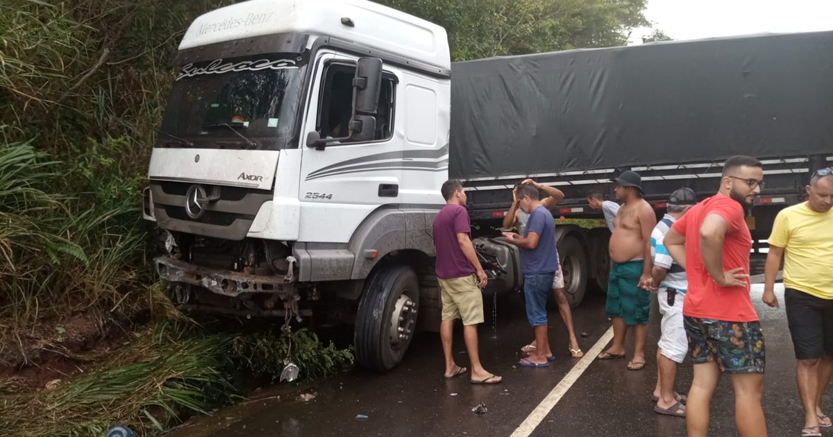 Ao ser estacionada em local proibido, Carreta da Alegria, conhecida no  Brasil todo, é multada em Cruzeiro do Sul - AcreNews