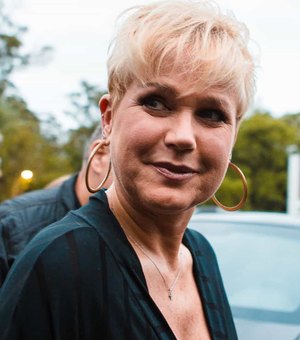 Xuxa perde processo de R$ 150 mil de indenização contra Carla Zambelli