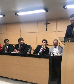 Câmara de Arapiraca debate sobre golpe do falso diploma