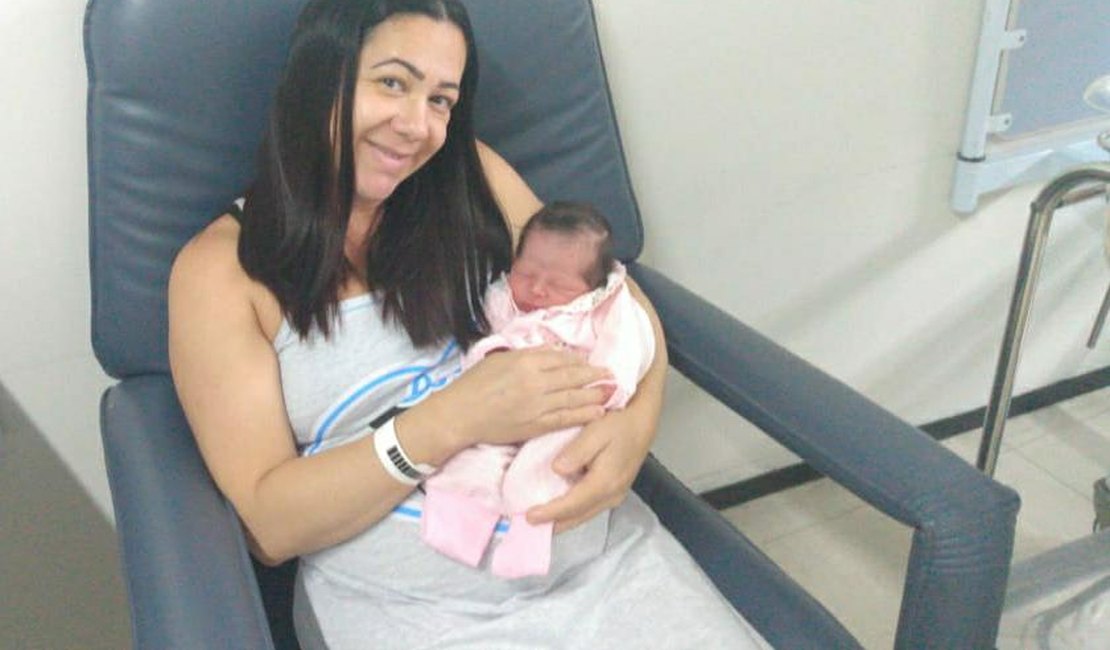 Mulher dá à luz dentro de viatura do Programa Ronda no Bairro