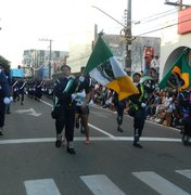 Desfile cívico-militar leva milhares de arapiraquenses às ruas do Centro