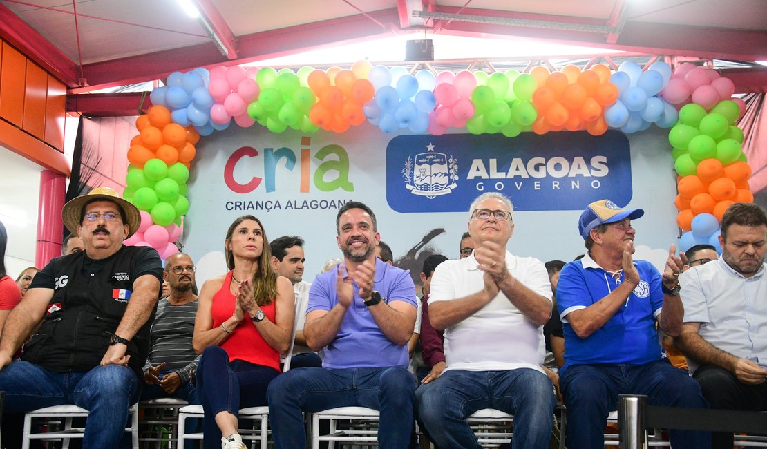 Em Rio Largo, na frente de Gilberto Gonçalves, Renan Calheiros sobe o tom contra Arthur Lira; “Usou muitas prefeituras para lavar dinheiro”