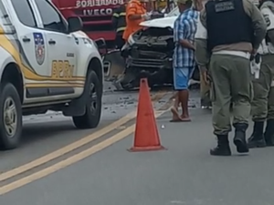Acidente na Ladeira do Catolé em Maceió deixa motorista preso às ferragens