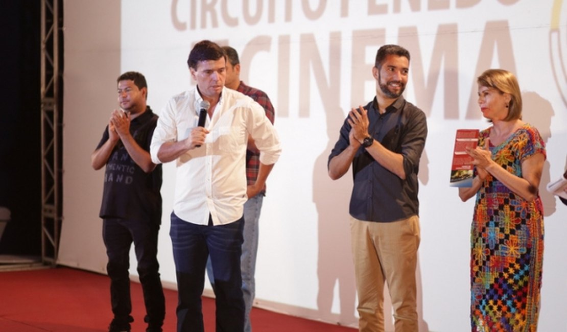 Prefeito promete construir Centro de Convenções no Cine São Francisco em Penedo