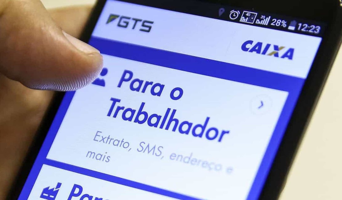 Saque do FGTS para nascidos em fevereiro e março começa hoje