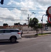 Idoso é atropelado ao cruzar avenida em Arapiraca