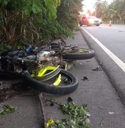 Colisão frontal deixa motociclista ferido em Jequiá da Praia