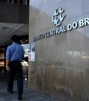 Banco Central reduz juros pela 5ª vez, para 4,25% ao ano, o menor nível da história