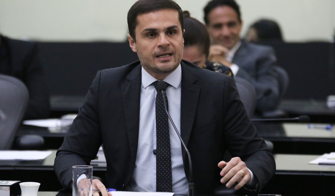 Alexandre Ayres destina mais de R$ 2 milhões em emendas parlamentares