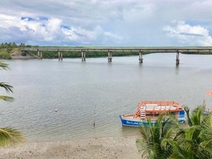 Renan Filho assina ordem de serviço para recuperar a ponte do Gunga nesta segunda (20)