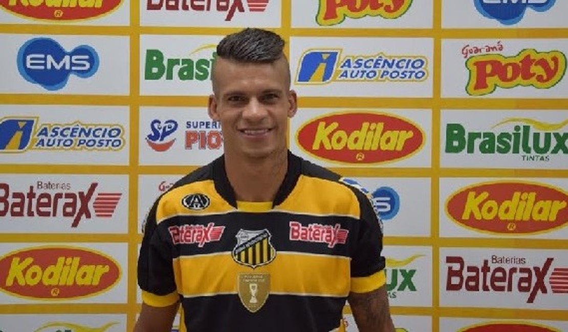 Revelado no ASA, lateral-esquerdo Thallyson é apresentado no Novorizontino-SP