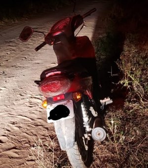 Polícia recupera moto roubada no bairro Massaranduba, em Arapiraca
