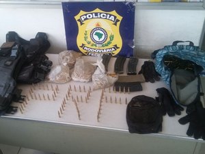 Em Alagoas, PRF prende homem com mais de mil munições de fuzil em ônibus