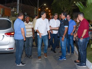 Rui Palmeira entrega obras estruturantes no Benedito Bentes
