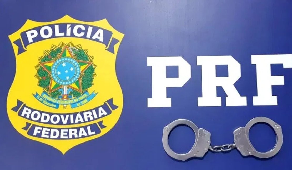 Dois homens são presos pela PRF durante fiscalizações nas BRs de Alagoas