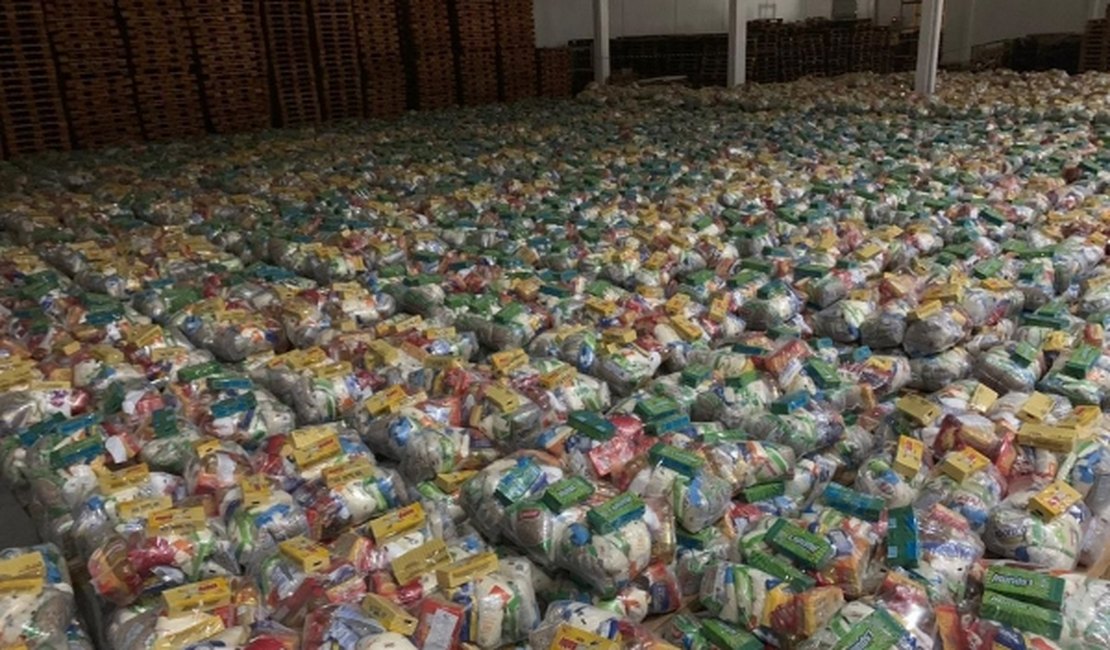 Governo inicia entrega de 200 mil cestas básicas aos municípios alagoanos 