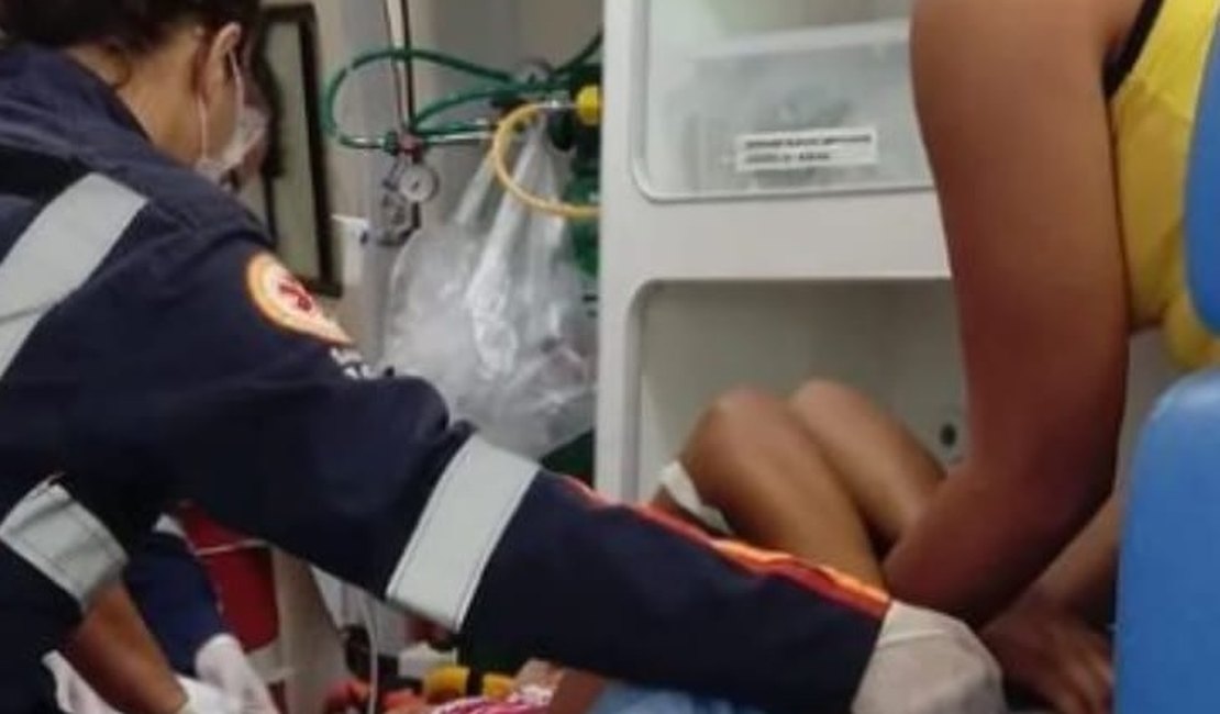 Bebê nasce dentro de ambulância em Porto Real do Colégio