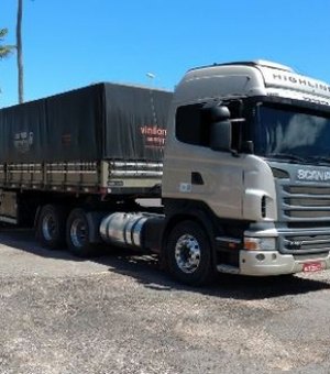 Caminhão de Arapiraca que transportava 30 toneladas de arroz sem nota fiscal é apreendido 